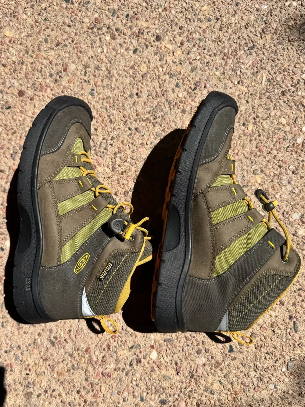LUC KEEN big girls/women sz 5 gold and green Hiking Shoes